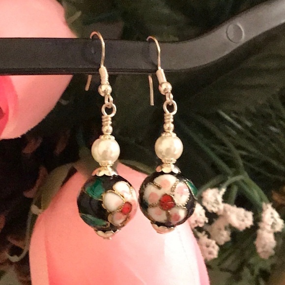 🔥ON SALE🔥3/$30🔥 💖 LA Design💖Handmade Earrings - Picture 3 of 6